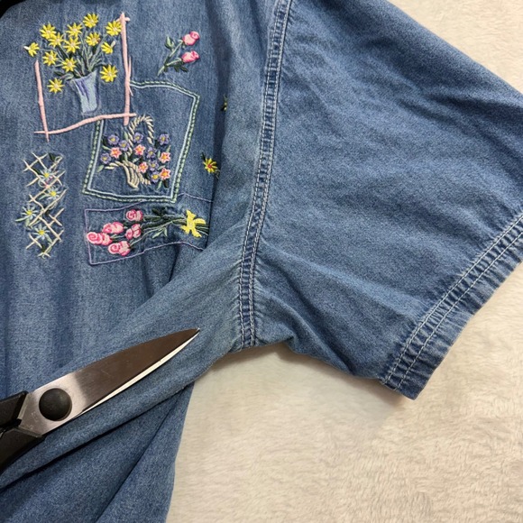VTG Bobbie Brooks 26W Denim Shirt Floral Embroidery Buttoned Cottage Grandma 90s - Picture 7 of 9